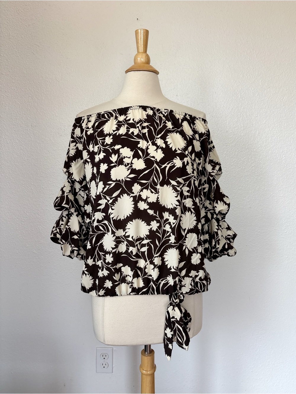 CeCe Brown and Cream Floral Off-Shoulder Tie-Hem Blouse